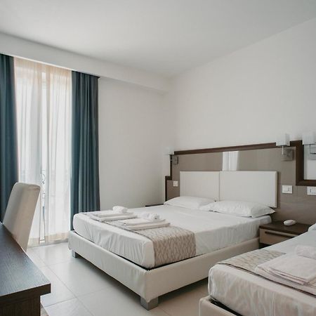 Hotel Baia Marina Cupra Marittima Ngoại thất bức ảnh