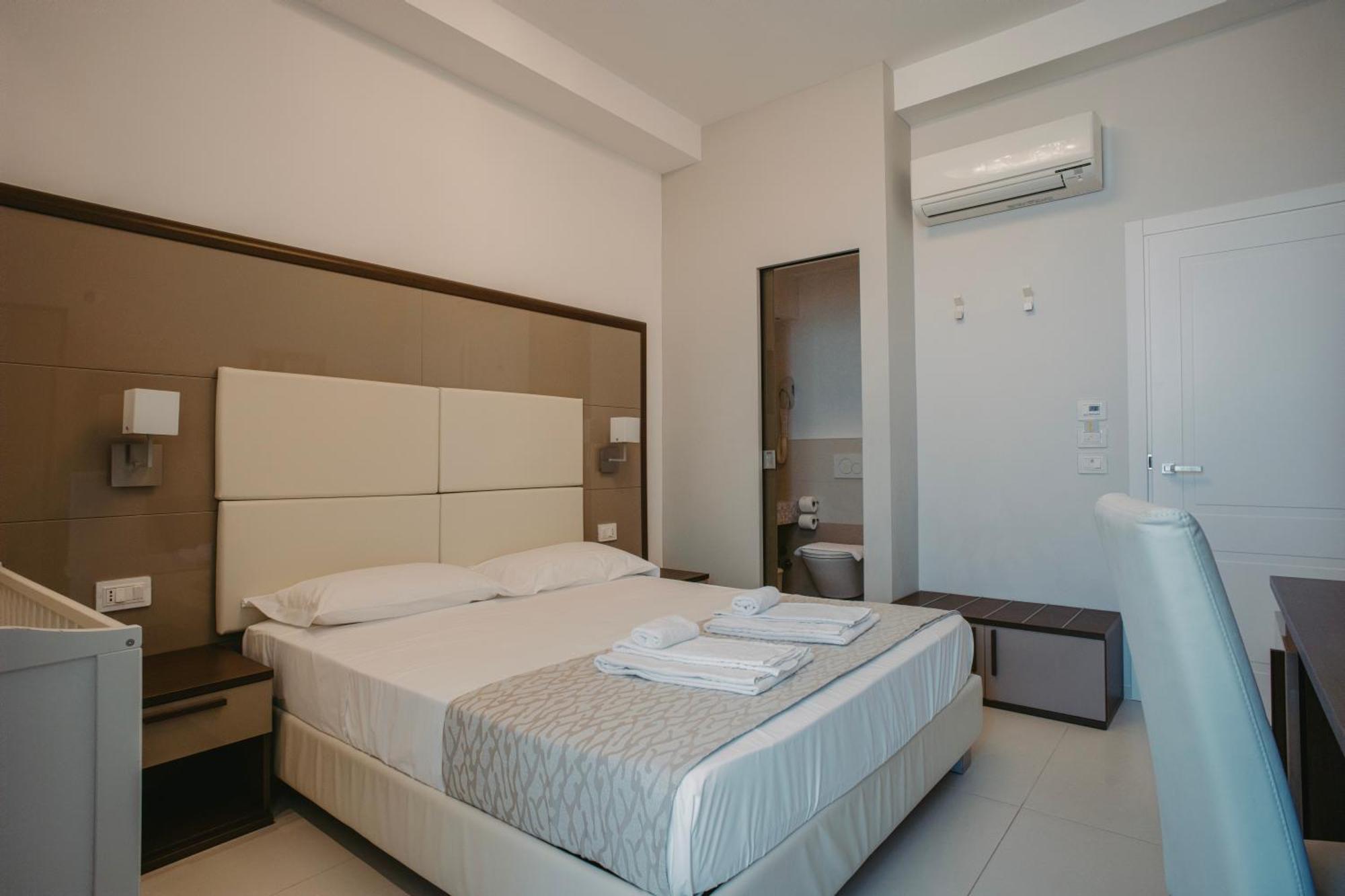 Hotel Baia Marina Cupra Marittima Ngoại thất bức ảnh
