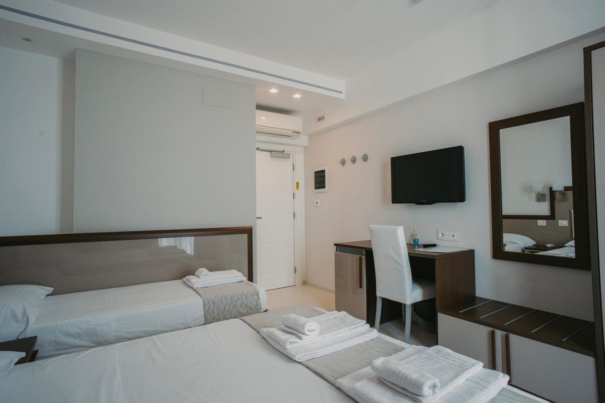Hotel Baia Marina Cupra Marittima Ngoại thất bức ảnh