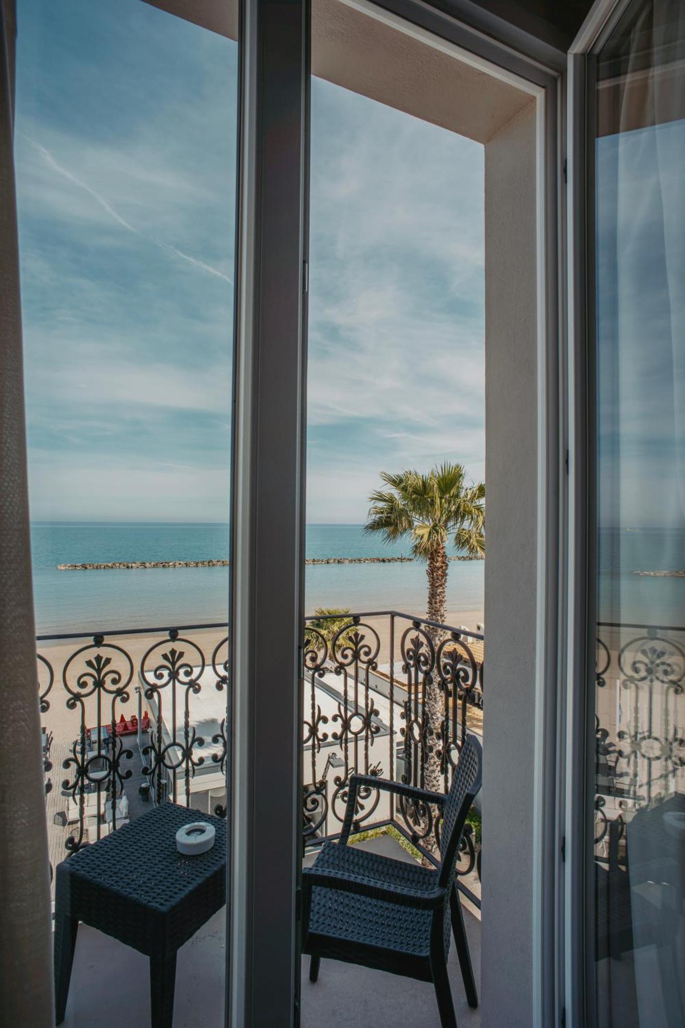 Hotel Baia Marina Cupra Marittima Ngoại thất bức ảnh