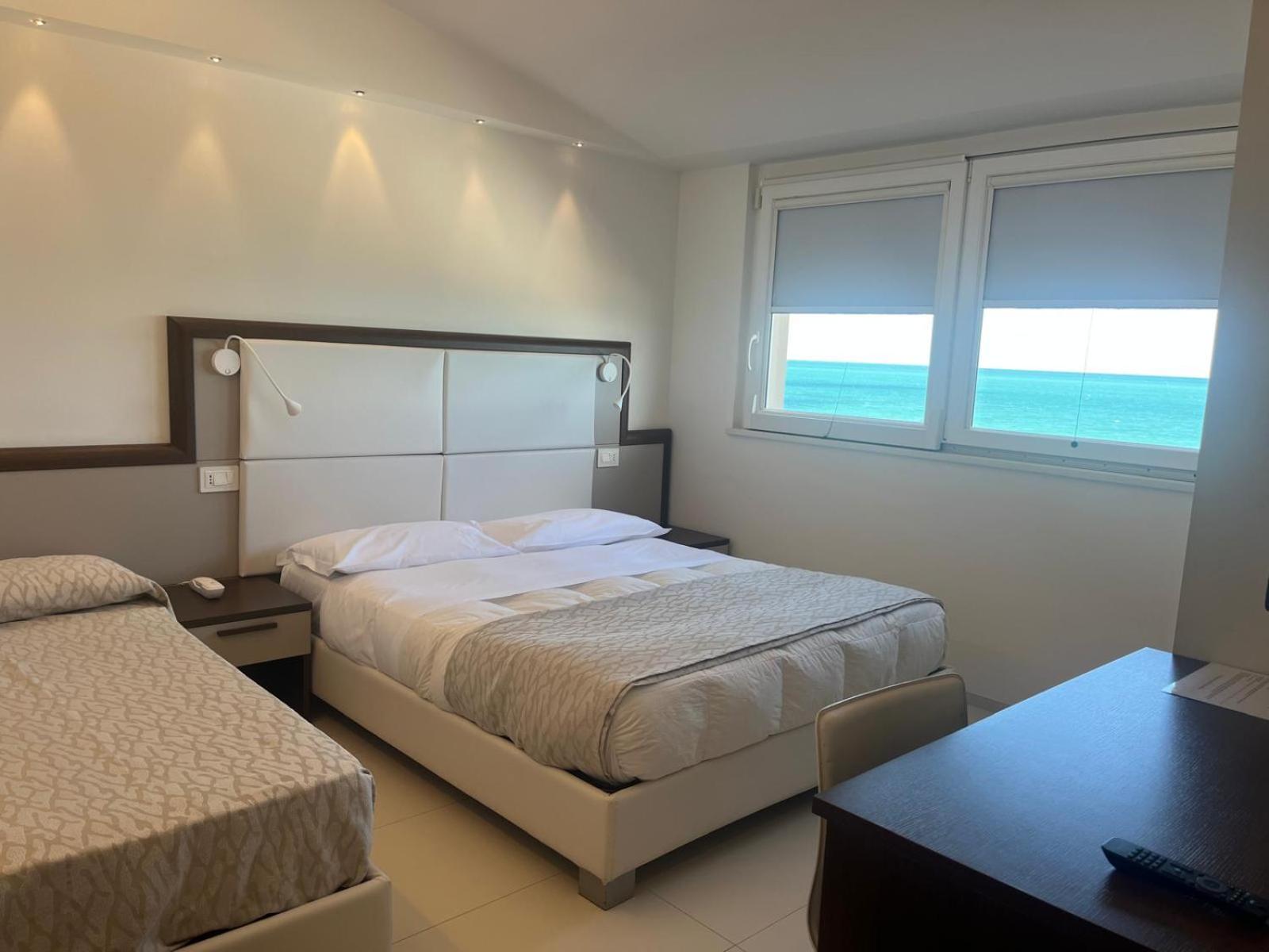 Hotel Baia Marina Cupra Marittima Ngoại thất bức ảnh