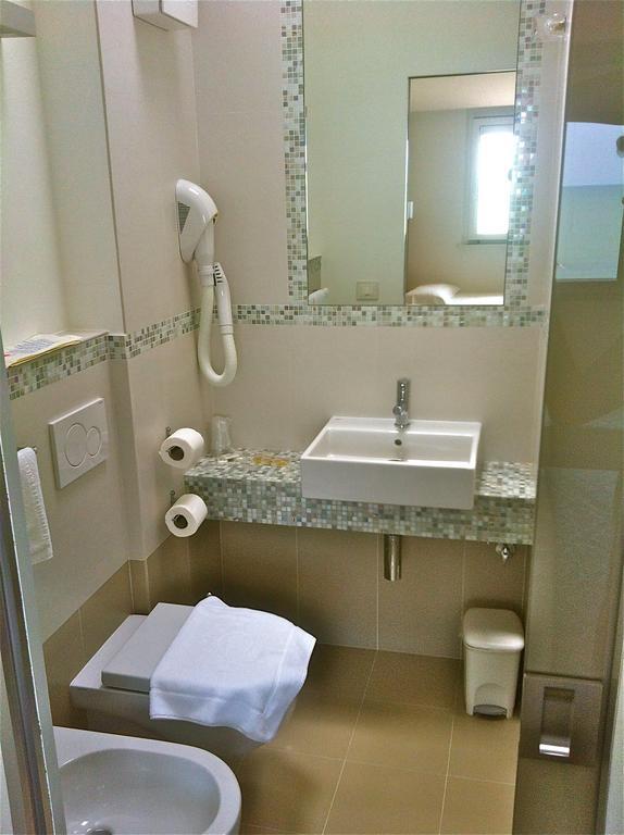 Hotel Baia Marina Cupra Marittima Phòng bức ảnh