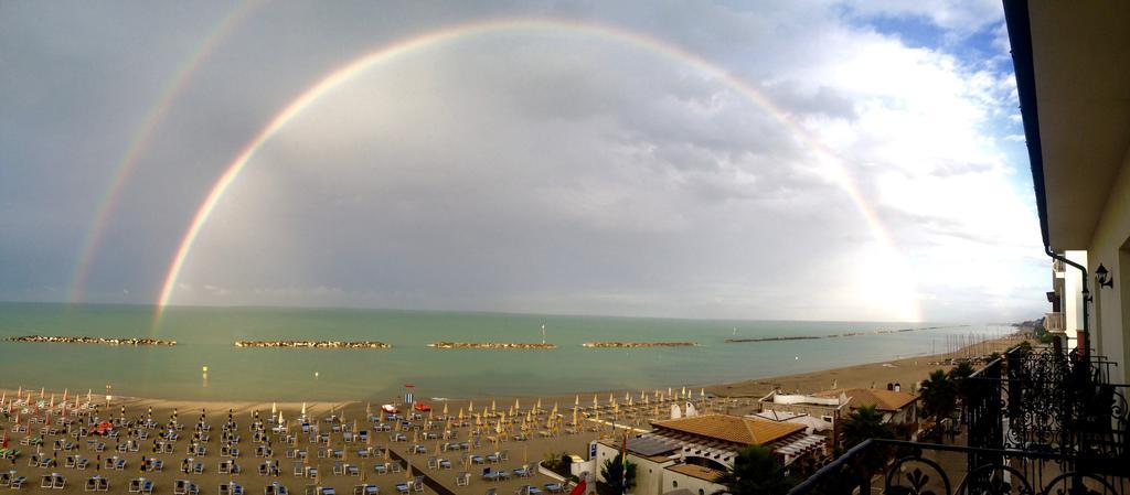 Hotel Baia Marina Cupra Marittima Ngoại thất bức ảnh