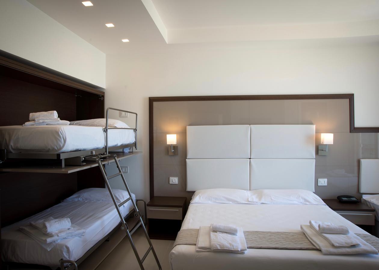 Hotel Baia Marina Cupra Marittima Ngoại thất bức ảnh